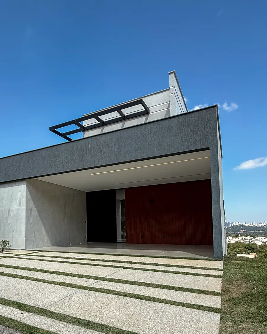 Casa Jardins Barcelona — residência térrea contemporânea de alto padrão em Goiânia, com vista para a cidade